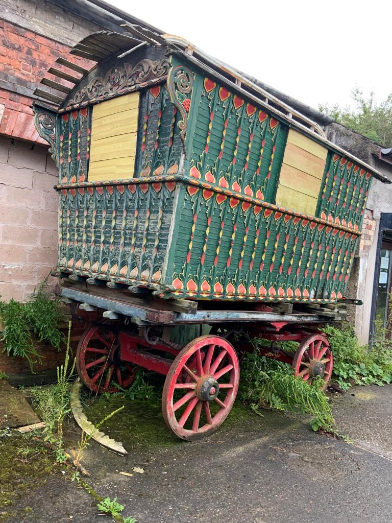 ledge wagon